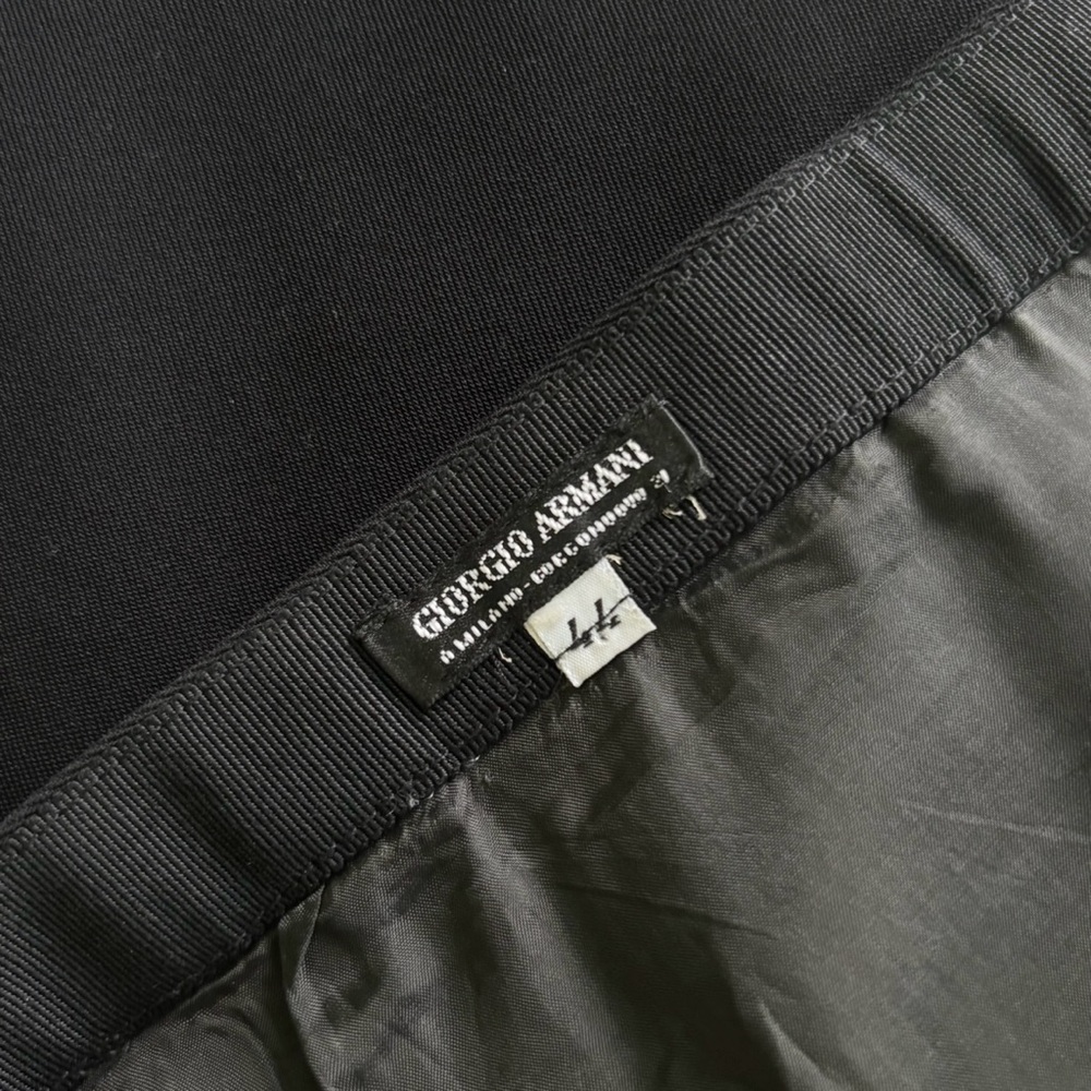 Giorgio Armani Vintage Black Wool Knee Length Skirt Size 44 - Picture 6 of 6